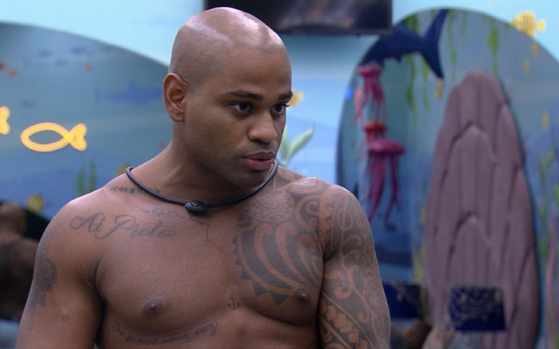 Cezar pede desculpas para Marvvila no BBB 23