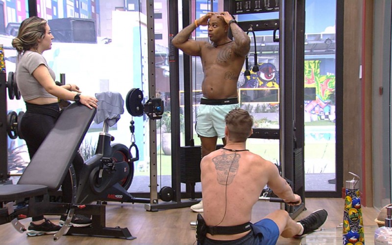 Cezar revela que seu cachorro usa peruca