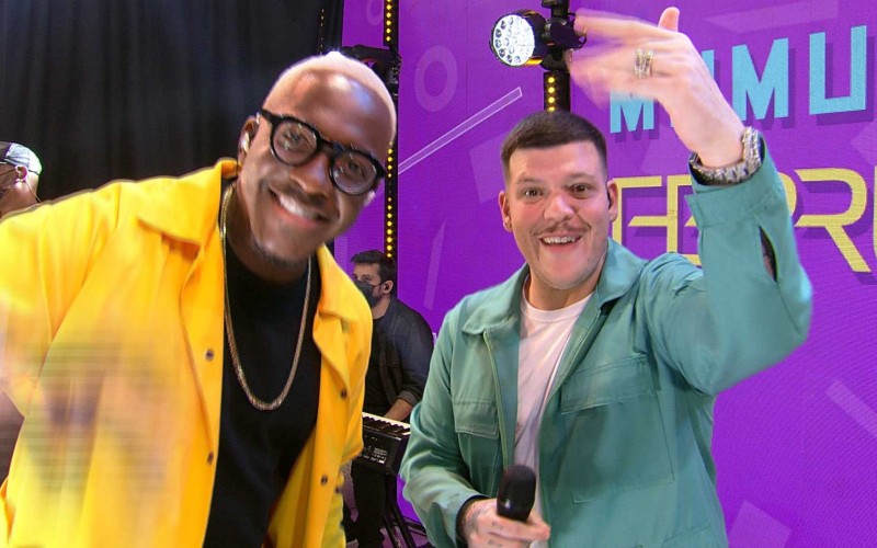 Começa o show de Ferrugem e Mumuzinho no BBB21