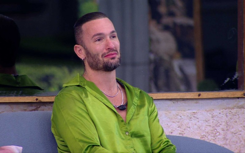 Diego Hypolito chora sozinho no BBB 25 e reflete: 