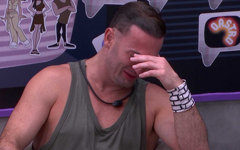 Diego Hypolito tem crise de choro sozinho na academia