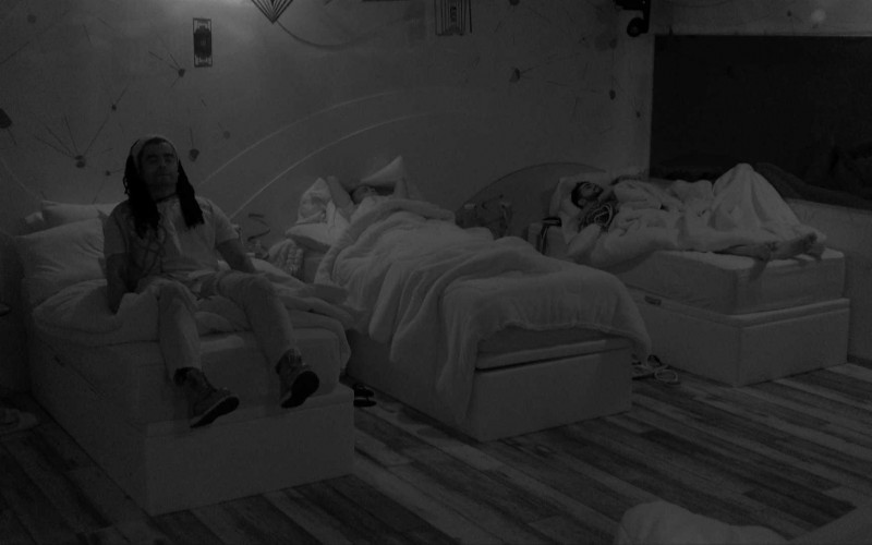 Diogo Almeida lidera sessão de meditação no Quarto Fantástico