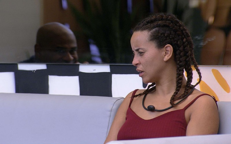 Domitila narra encontro com Whindersson Nunes fora do país: 