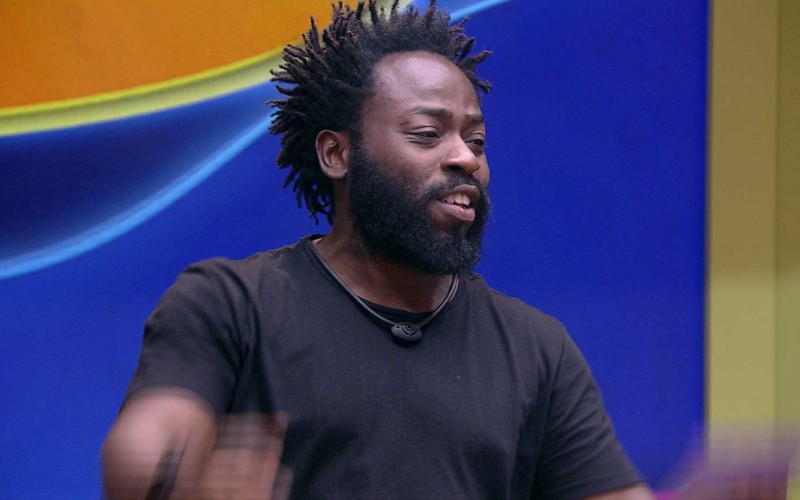 Douglas Silva convida brothers para Almoço do Líder