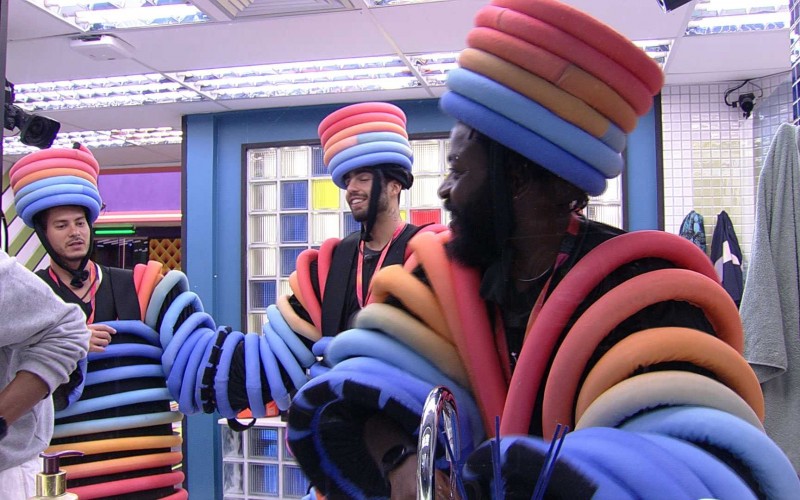 Douglas Silva imita Milton Cunha no BBB 22