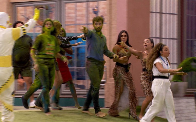 Dummy faz alerta para participantes em briga de MC Bin Laden e Davi