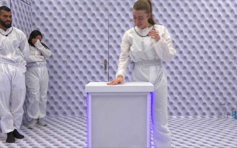Elisa aperta o botão vermelho do Quarto Branco do BBB 26