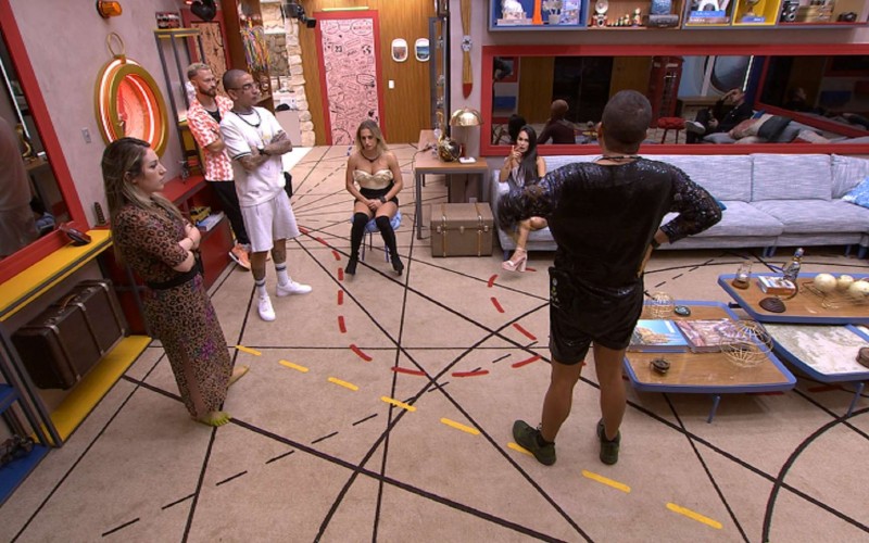 Emparedada, Amanda se irrita com votos no BBB 23