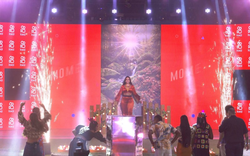 Festa da Líder Giovanna tem desfile dos participantes