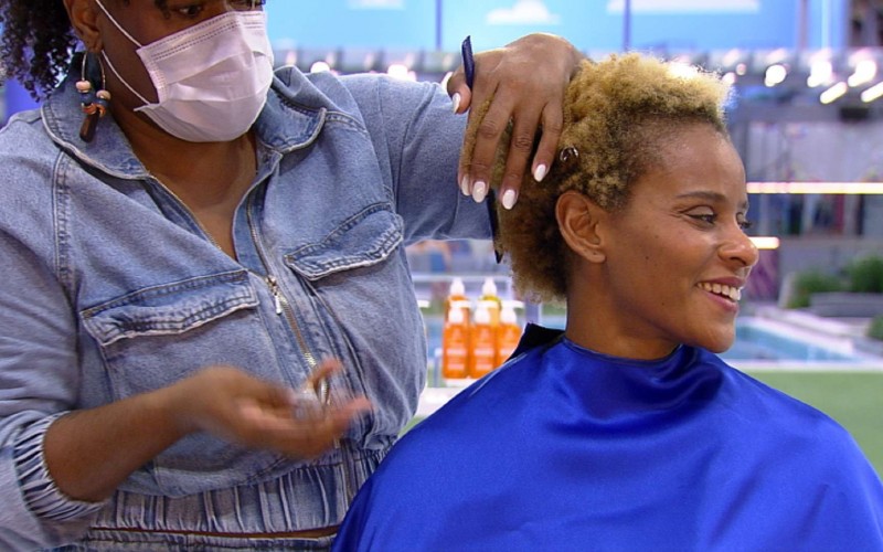 Finalistas do BBB 23 mudam visual em tarde de spa
