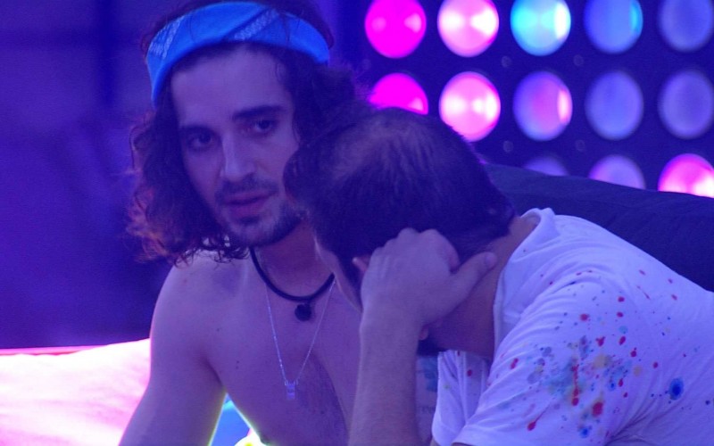 Fiuk analisa postura de Viih Tube no BBB21: 