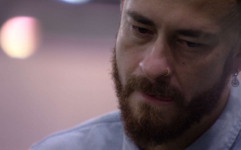 Fred chora com Eliminação de Larissa no BBB 23 e é consolado