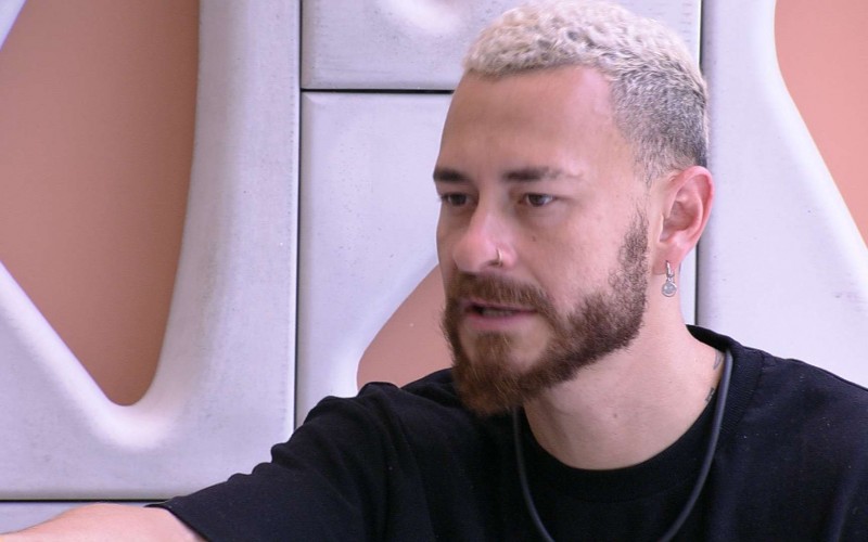 Fred declara para Gabriel: 