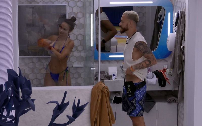 Fred explica a Larissa por que quer ganhar a Prova do Anjo