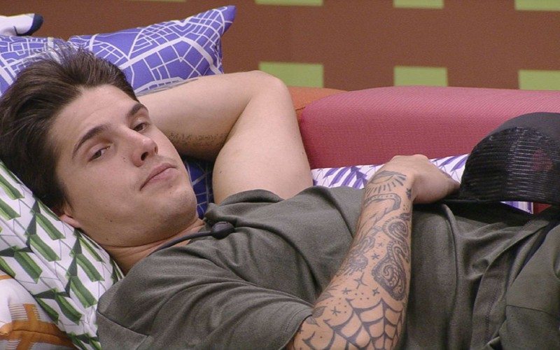 Gabriel pergunta sobre o Big Fone no BBB 23