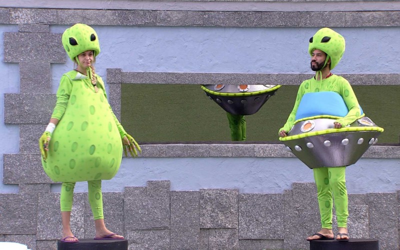 Gilberto e Sarah especulam sobre pulseira branca no BBB21