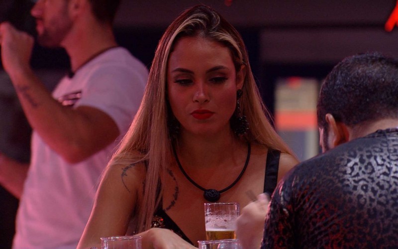 Gilberto fala para Sarah: 