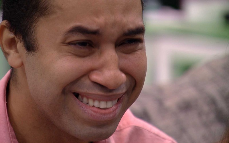 Gilberto vibra com mensagem da família no BBB21