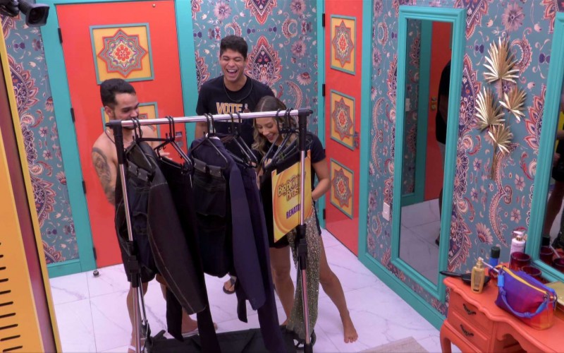 Guilherme, Renata e João Pedro recebem roupa da Grande Final