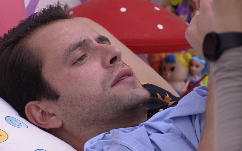 Gustavo declara para Laís: 