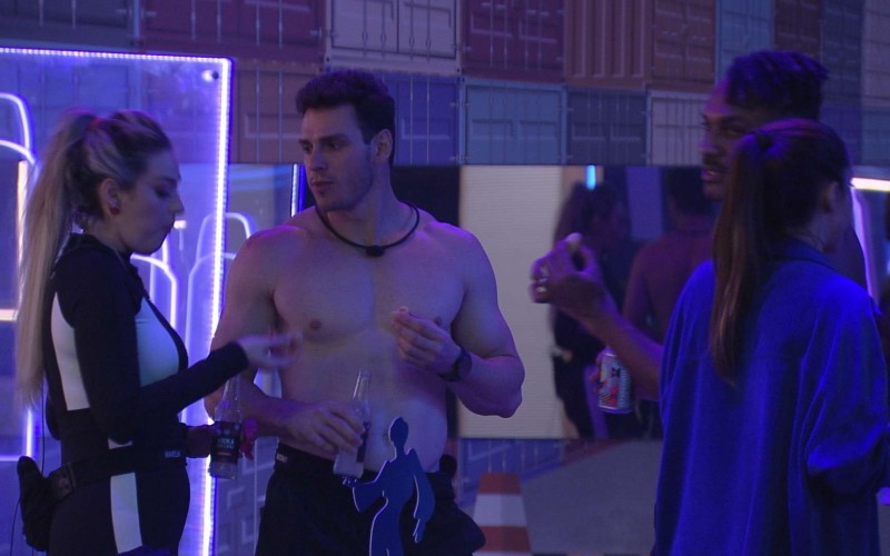 Gustavo dispara sobre brother: 