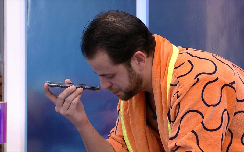 Gustavo grava o Podcast do Líder no BBB 22