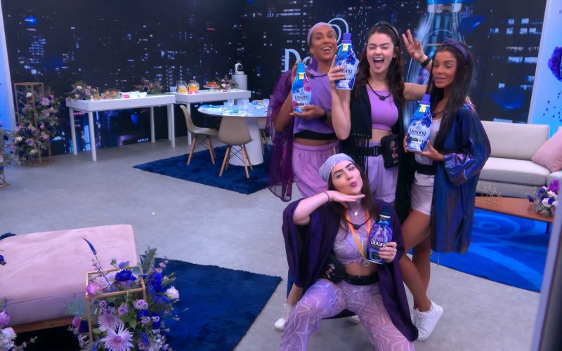 Jade Picon curte Almoço do Líder com sisters