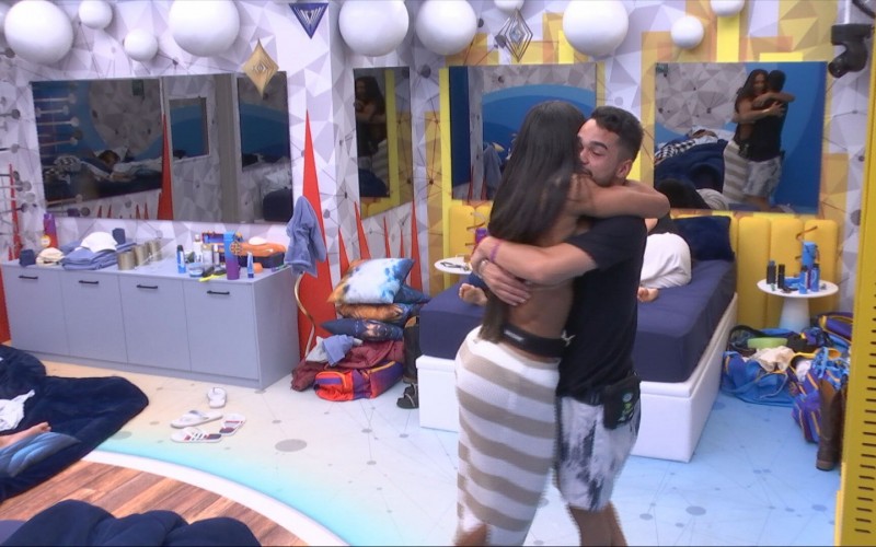 João Pedro descumpre aviso e corre até Gracyanne Barbosa