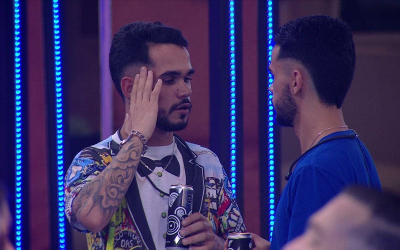 João Pedro diz que Eva se acha e dispara: 