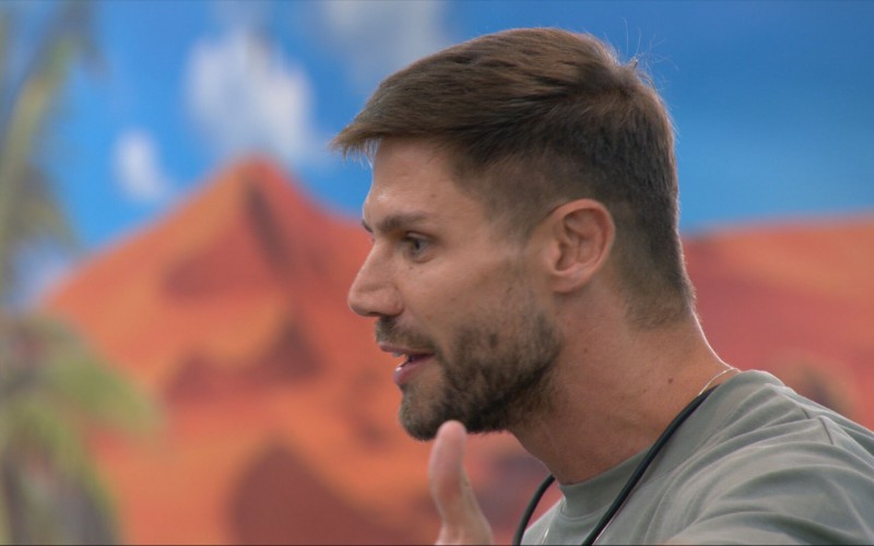 Jonas Sulzbach troca farpas com Ana Paula Renault e Juliano Floss