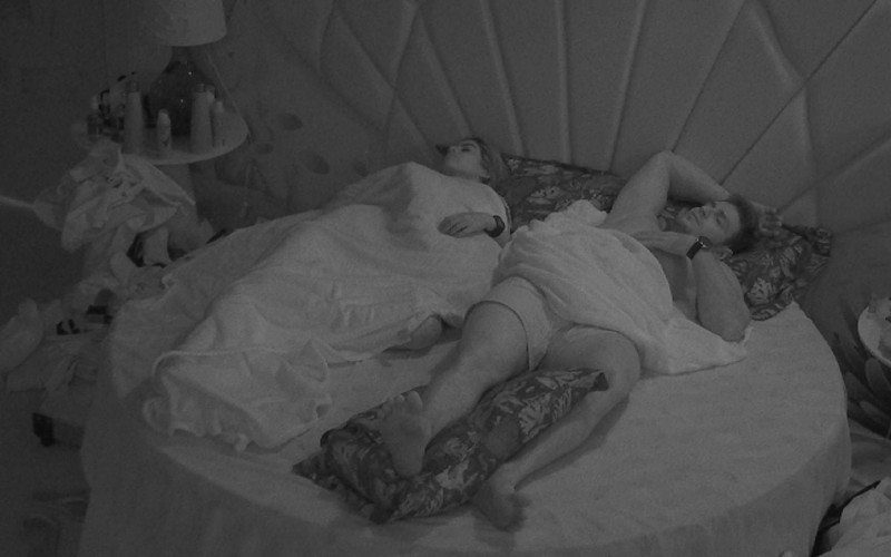 Durante a madrugada, Key Alves reclama de barulho de Gustavo: 