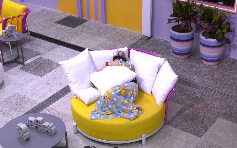 Laís chora na área externa no BBB 22: 