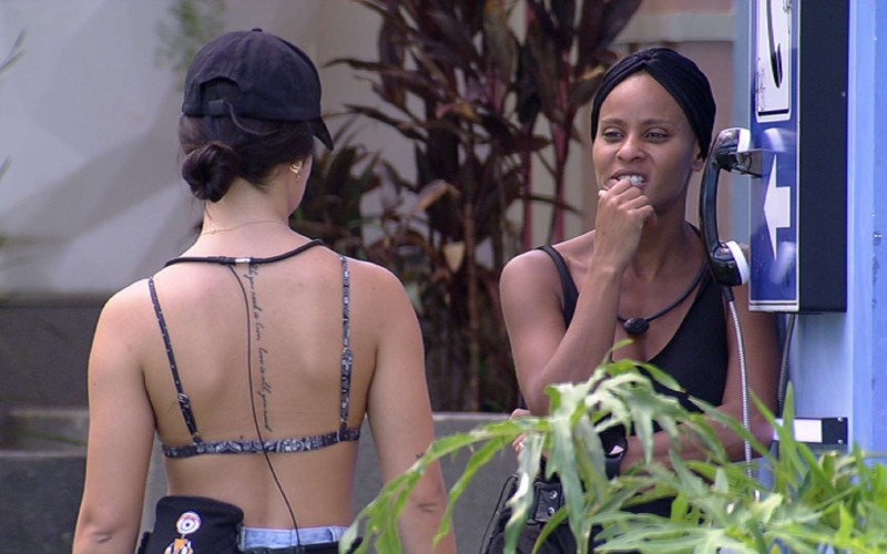 Larissa comenta sobre o Queridômetro com Aline Wirley