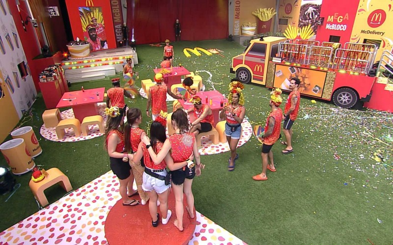 Larissa, do BBB 22, posa com sisters: 