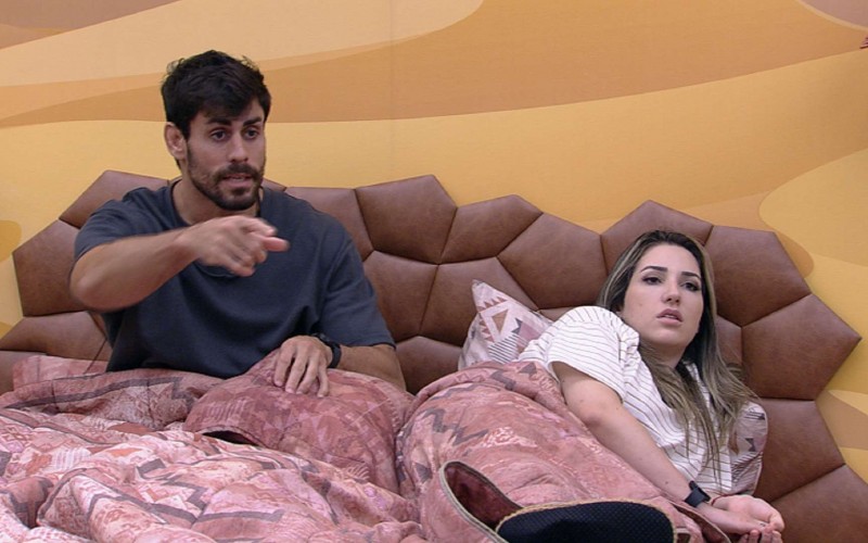 Larissa e Cara de Sapato, do BBB 23, discutem