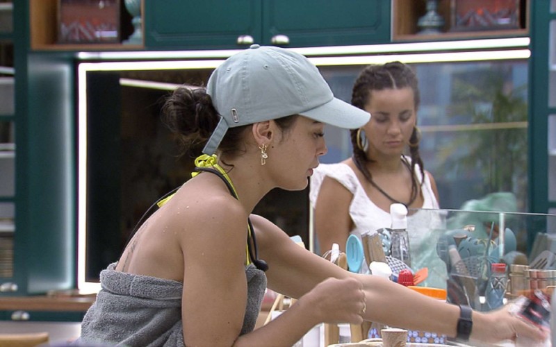 Larissa reflete sobre votação aberta: 