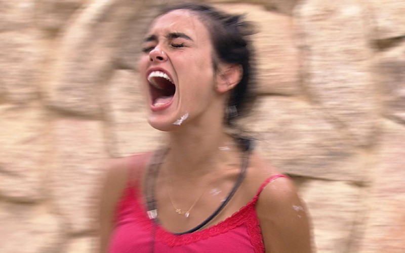 Larissa se revolta em after e grita com brothers: 