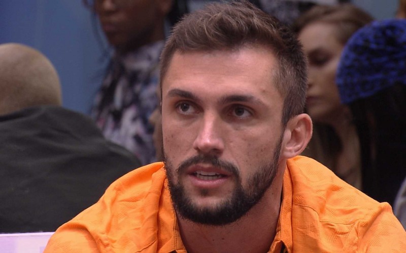 Líder Arthur indica Gilberto ao segundo Paredão do BBB21