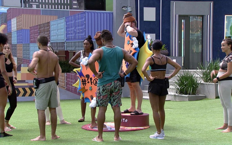 Líder Cezar e Cristian cumprem o Castigo do Monstro