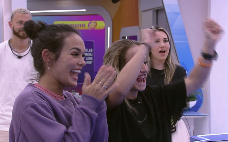 Líderes Bruna Griphao e Larissa comemoram festa em dose dupla no BBB 23