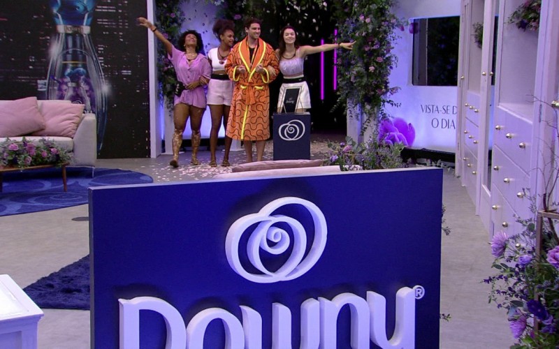 Lucas curte Almoço do Líder com sisters do BBB 22