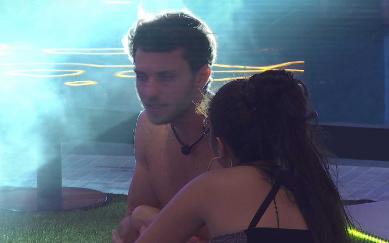 Lucas diz para Maria: 