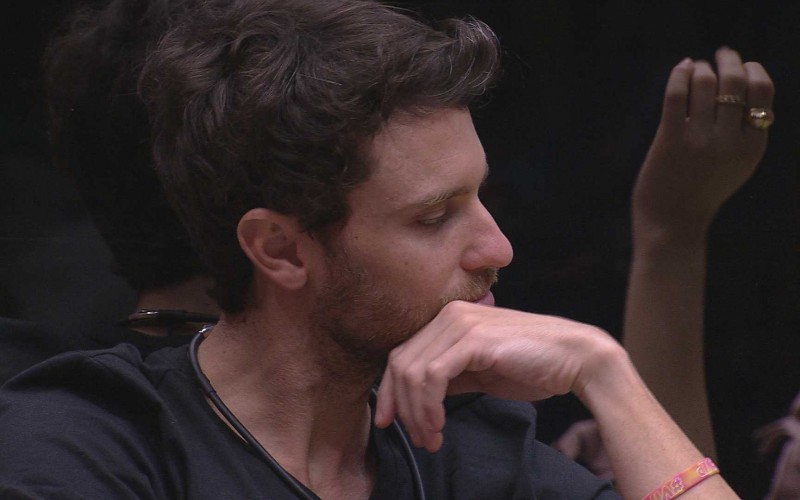 Lucas diz sobre Naiara Azevedo: 