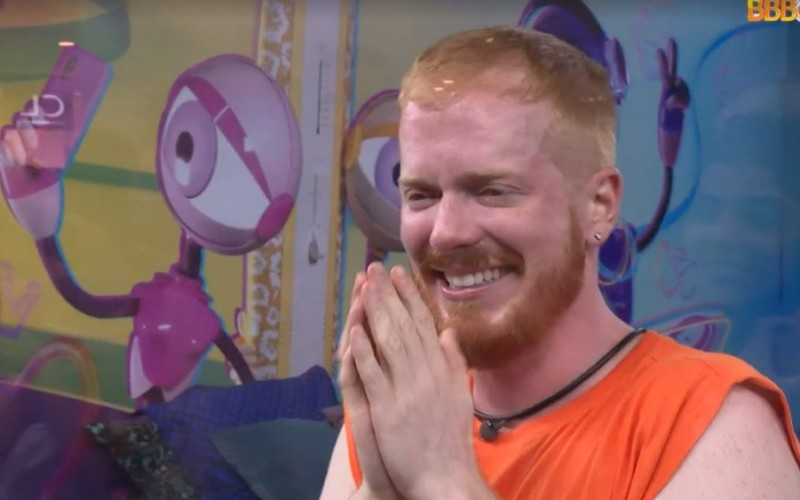 Manoel, da Casa de Vidro, se declara para o namorado