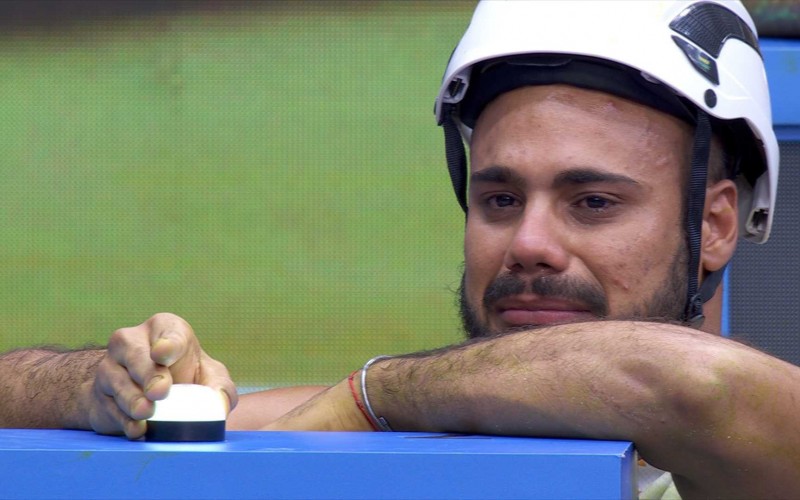 Marcus Vinicius chora durante Prova do Líder