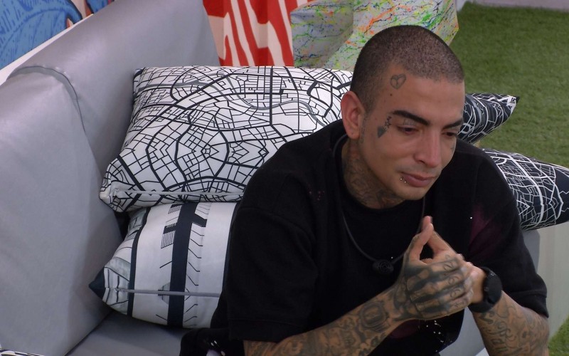 MC Guimê chora ao falar de amigos e família no BBB 23