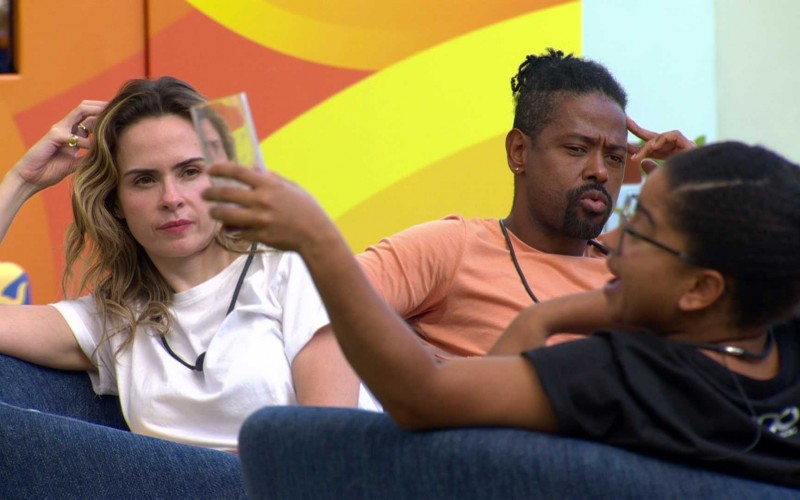 Milena e Jonas Sulzbach trocam farpas: 