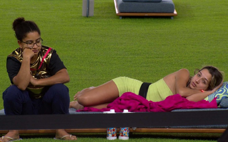 Milena planeja vingança após acabarem com suco da Xepa