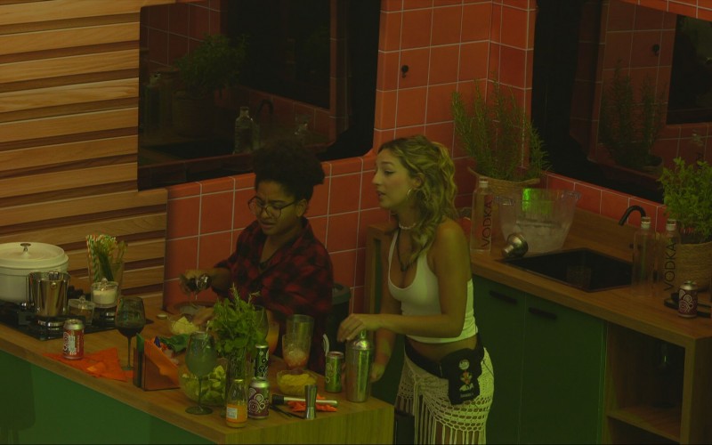 Na Festa do Líder, Milena desabafa: 