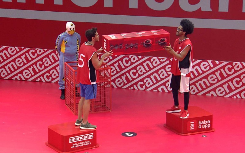 Na Prova de Imunidade Americanas, Lucas e Luciano cantam